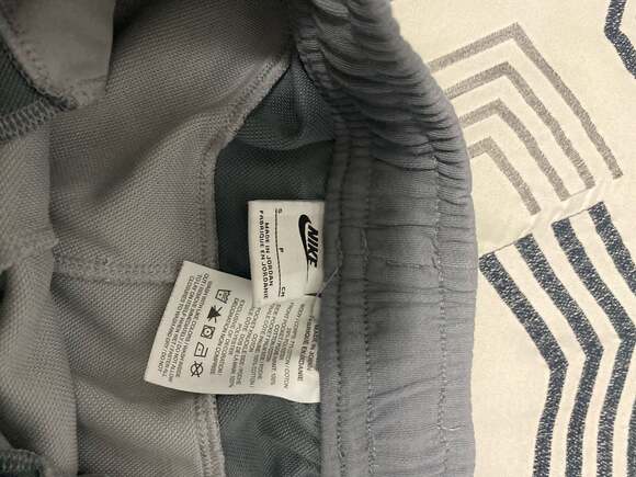 Nike - Picture 2 of 3